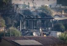 El incendio de Girona alcanza algunas casas en Calonge y amenaza con extenderse más por Les Gavarres
